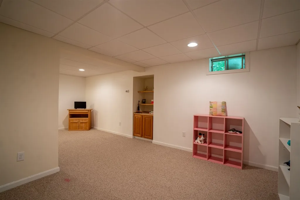 143 Bartlett Drive Weare NH 03281