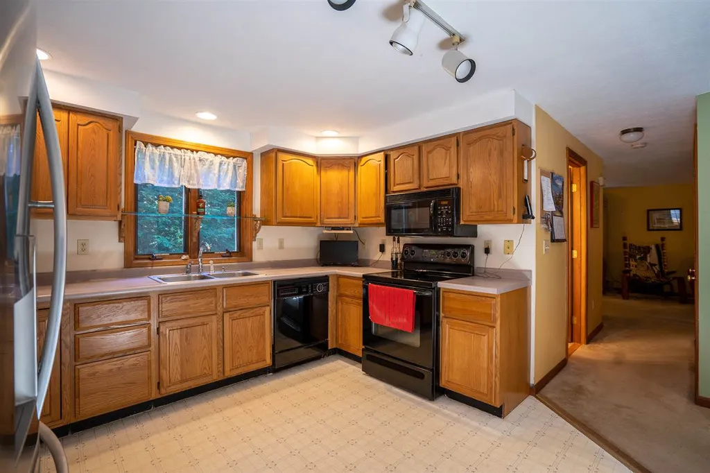 143 Bartlett Drive Weare NH 03281