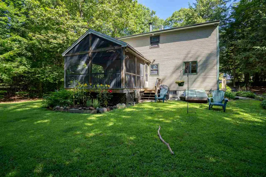 143 Bartlett Drive Weare NH 03281