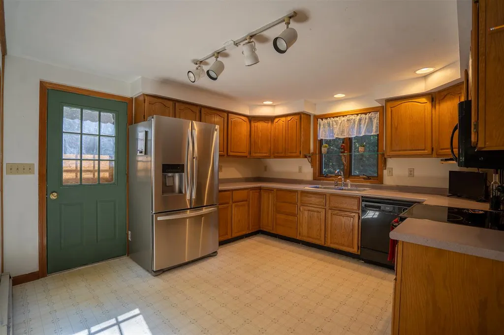 143 Bartlett Drive Weare NH 03281
