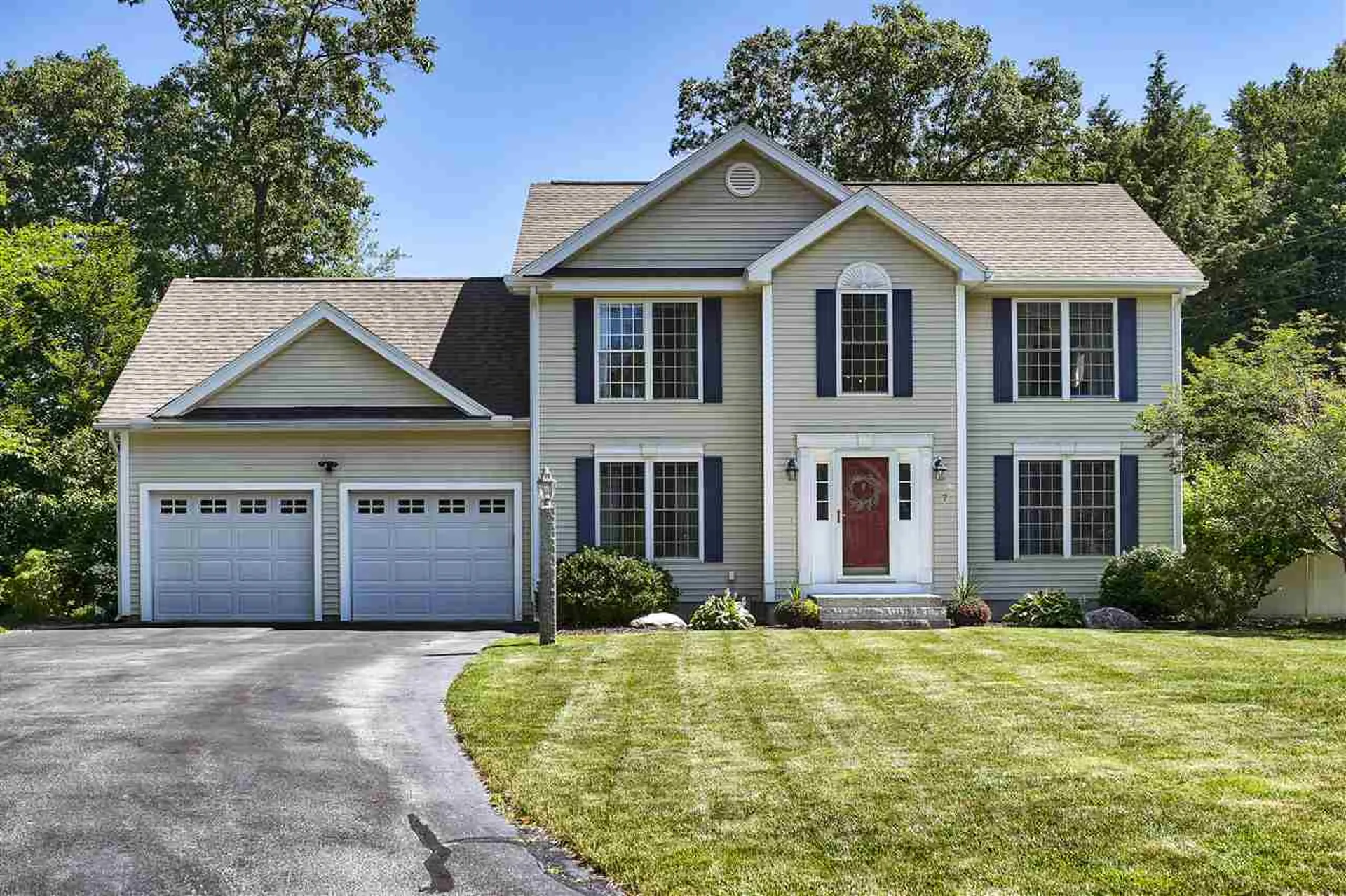 7 Fernwood Circle Goffstown NH 03045