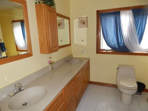 33 Sunshine Court Newport NH 03773