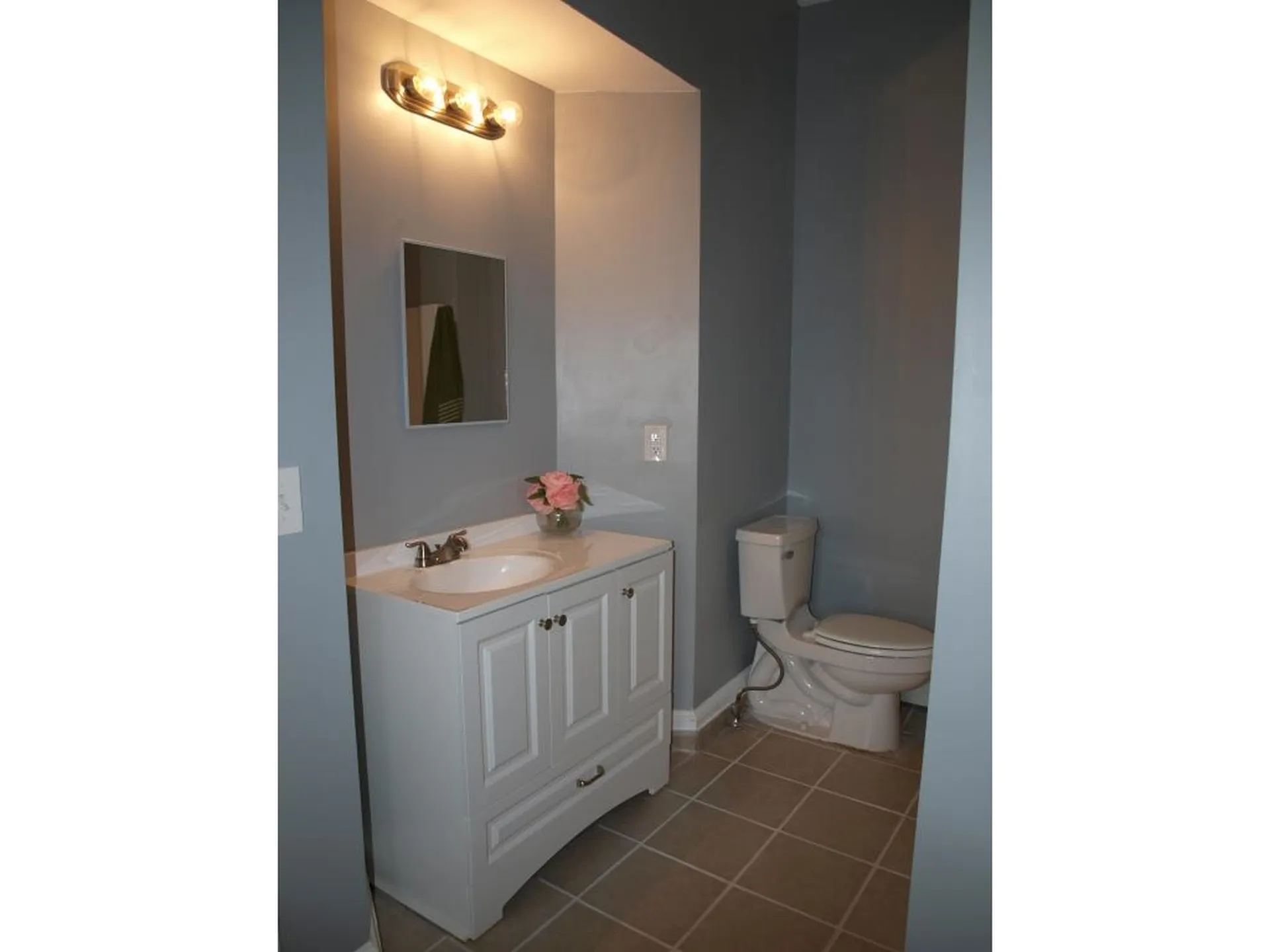 63 Goffe Street Manchester NH 03102