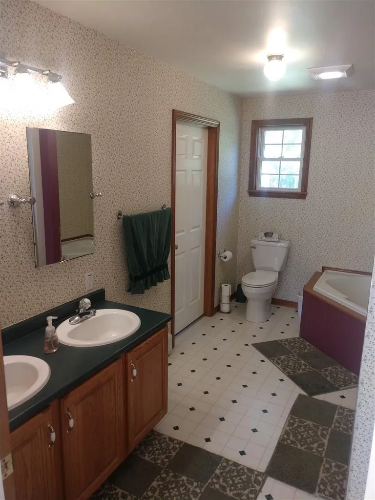 14 Earl Drive Milton NH 03851