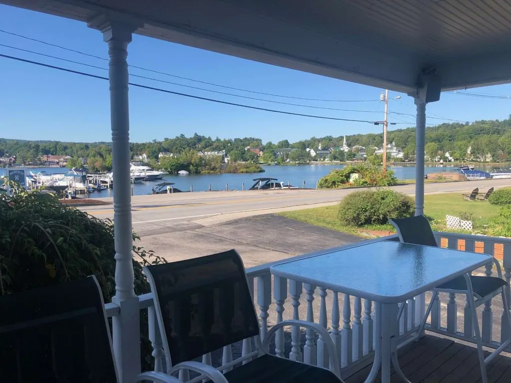 18 Pleasant Street Meredith NH 03253
