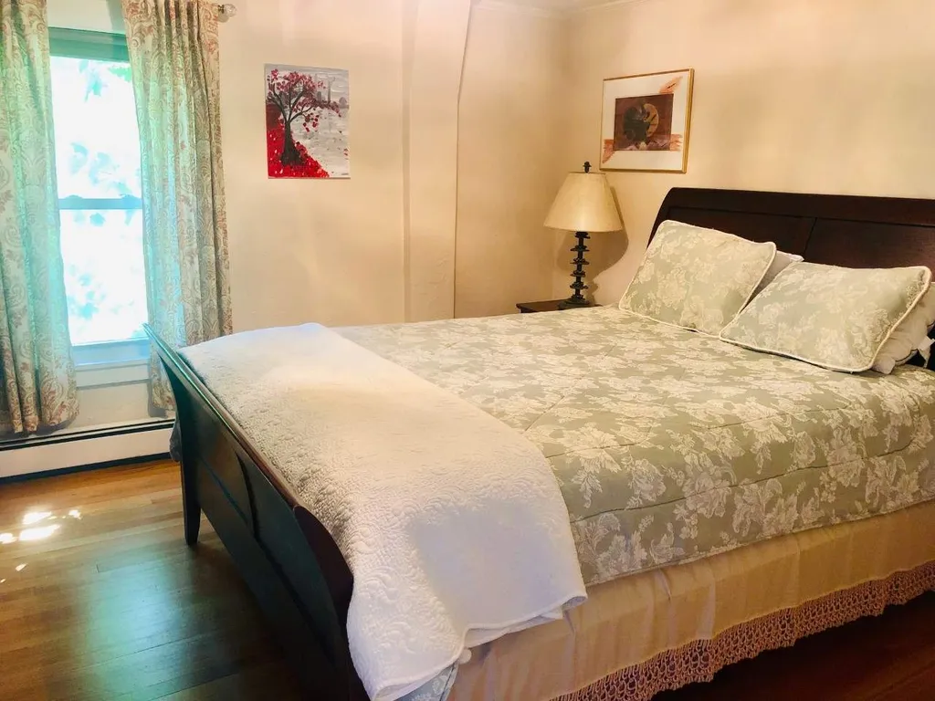 18 Pleasant Street Meredith NH 03253