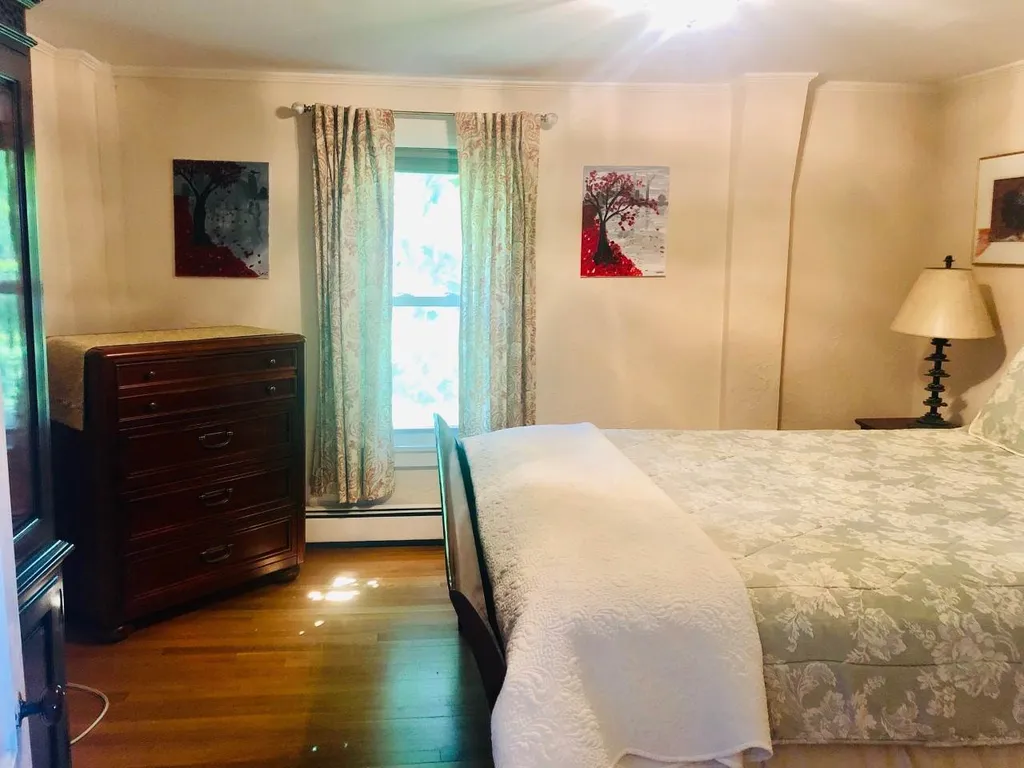 18 Pleasant Street Meredith NH 03253