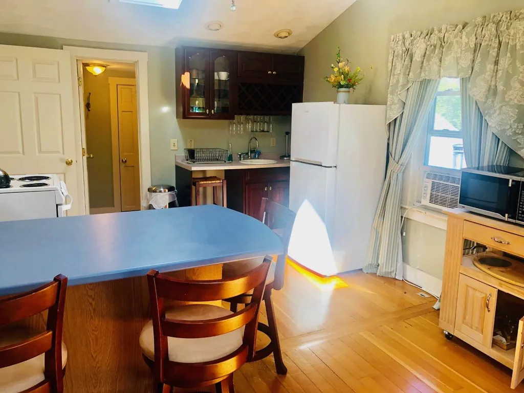 18 Pleasant Street Meredith NH 03253