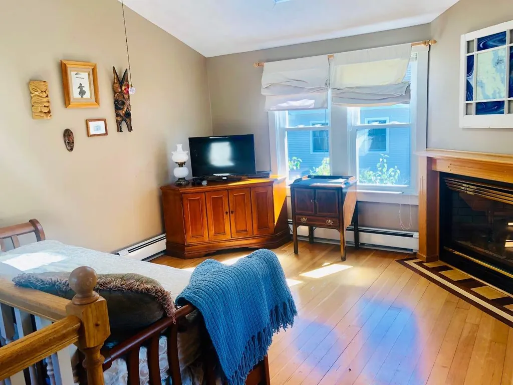 18 Pleasant Street Meredith NH 03253