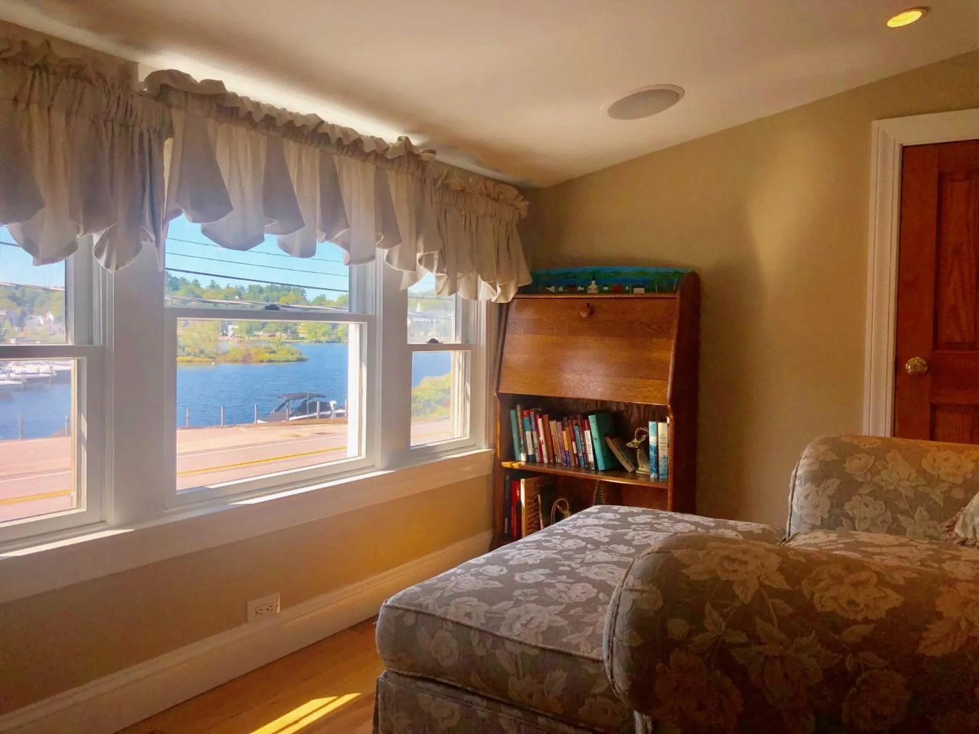 18 Pleasant Street Meredith NH 03253