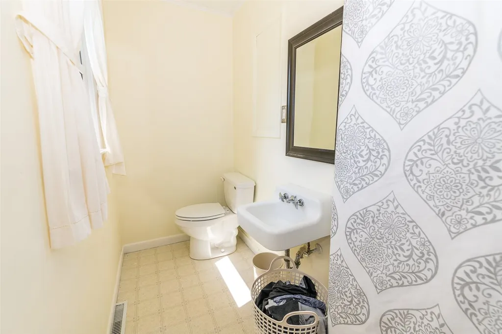 64 Belwood Avenue Colchester VT 05446