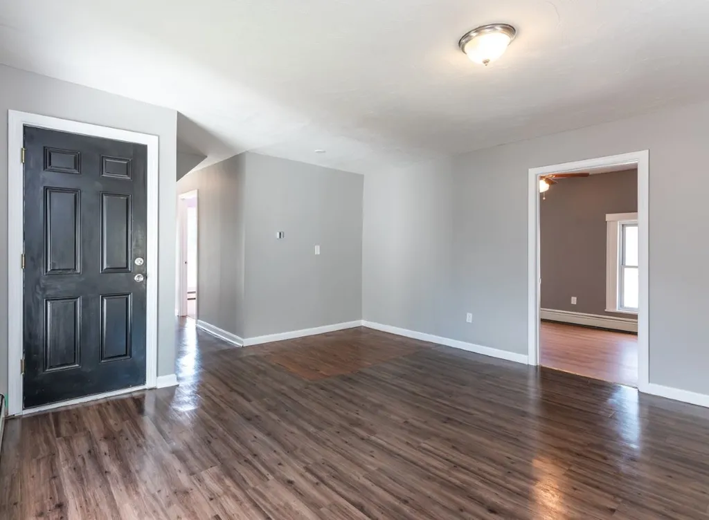 554 Lake Avenue Manchester NH 03103