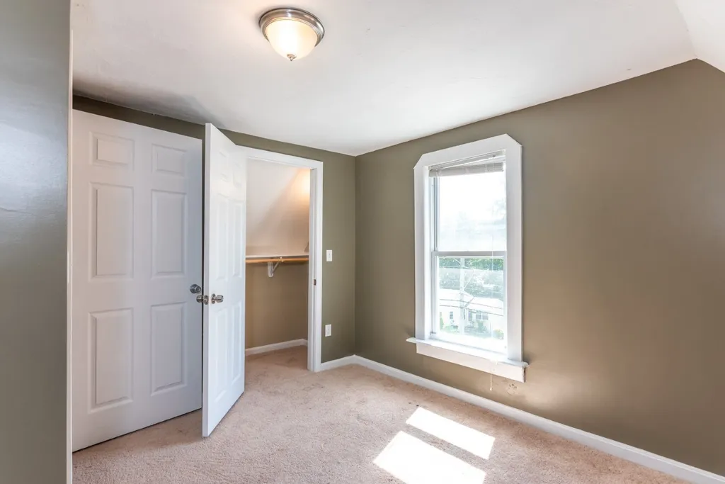 554 Lake Avenue Manchester NH 03103