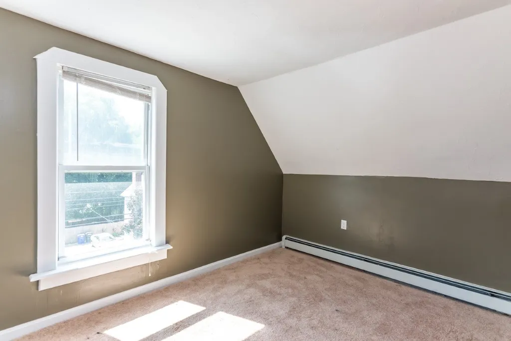554 Lake Avenue Manchester NH 03103