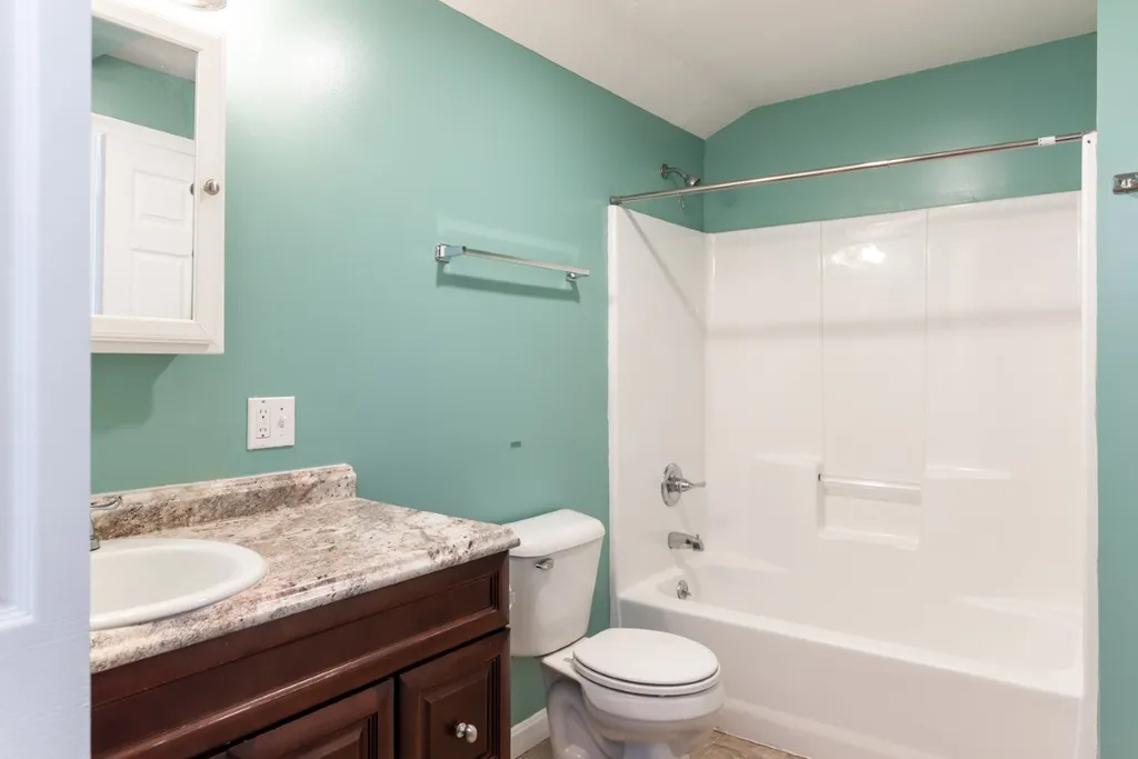 554 Lake Avenue Manchester NH 03103