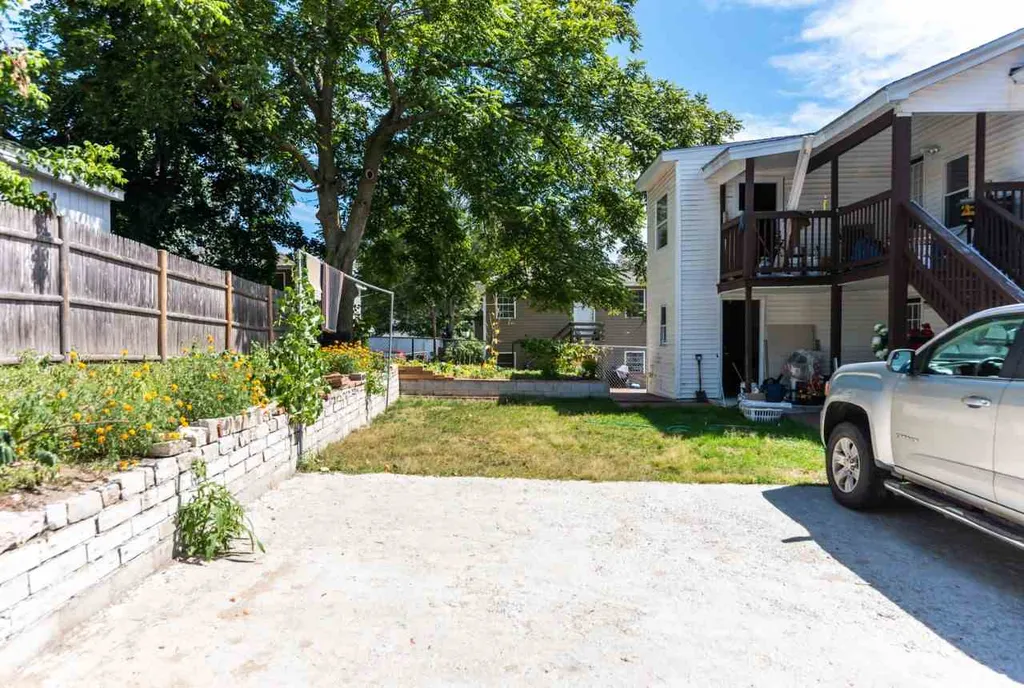 554 Lake Avenue Manchester NH 03103