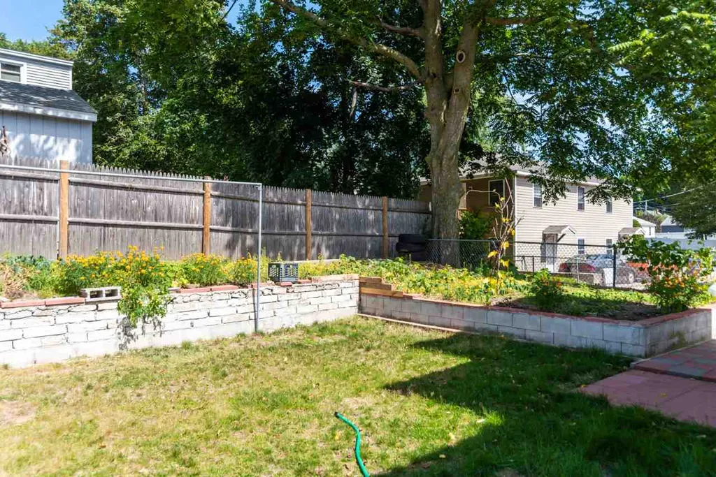 554 Lake Avenue Manchester NH 03103