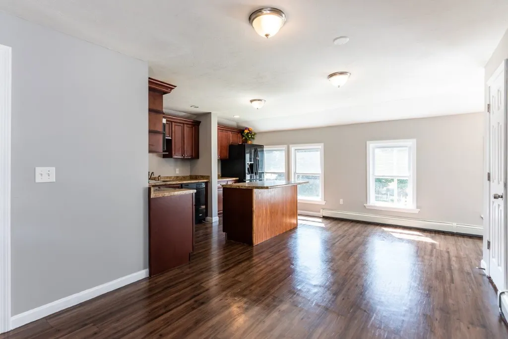 554 Lake Avenue Manchester NH 03103