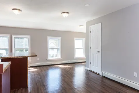 554 Lake Avenue Manchester NH 03103
