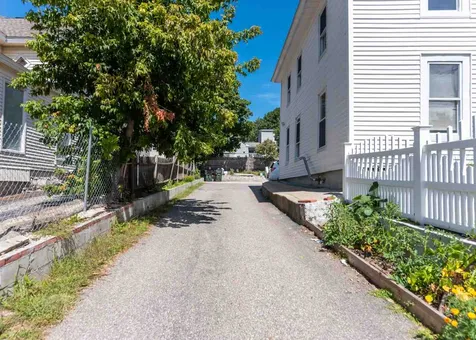 554 Lake Avenue Manchester NH 03103