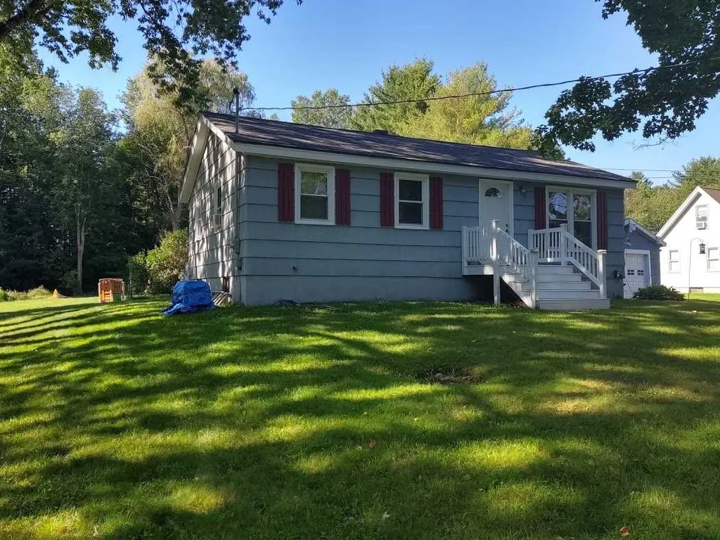 43 Old Concord Turnpike Barrington NH 03825