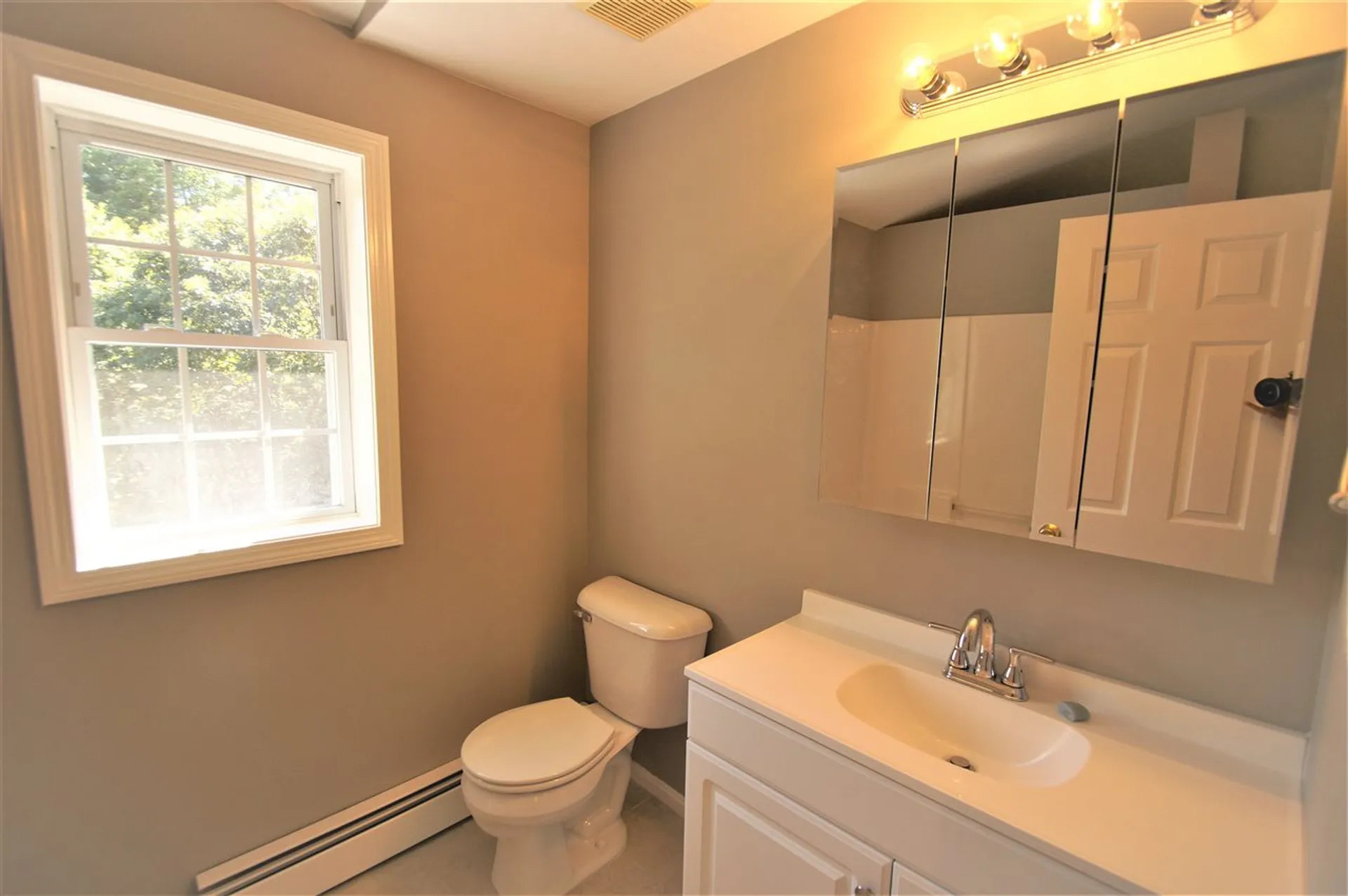108 Lane Road Raymond NH 03077-2066
