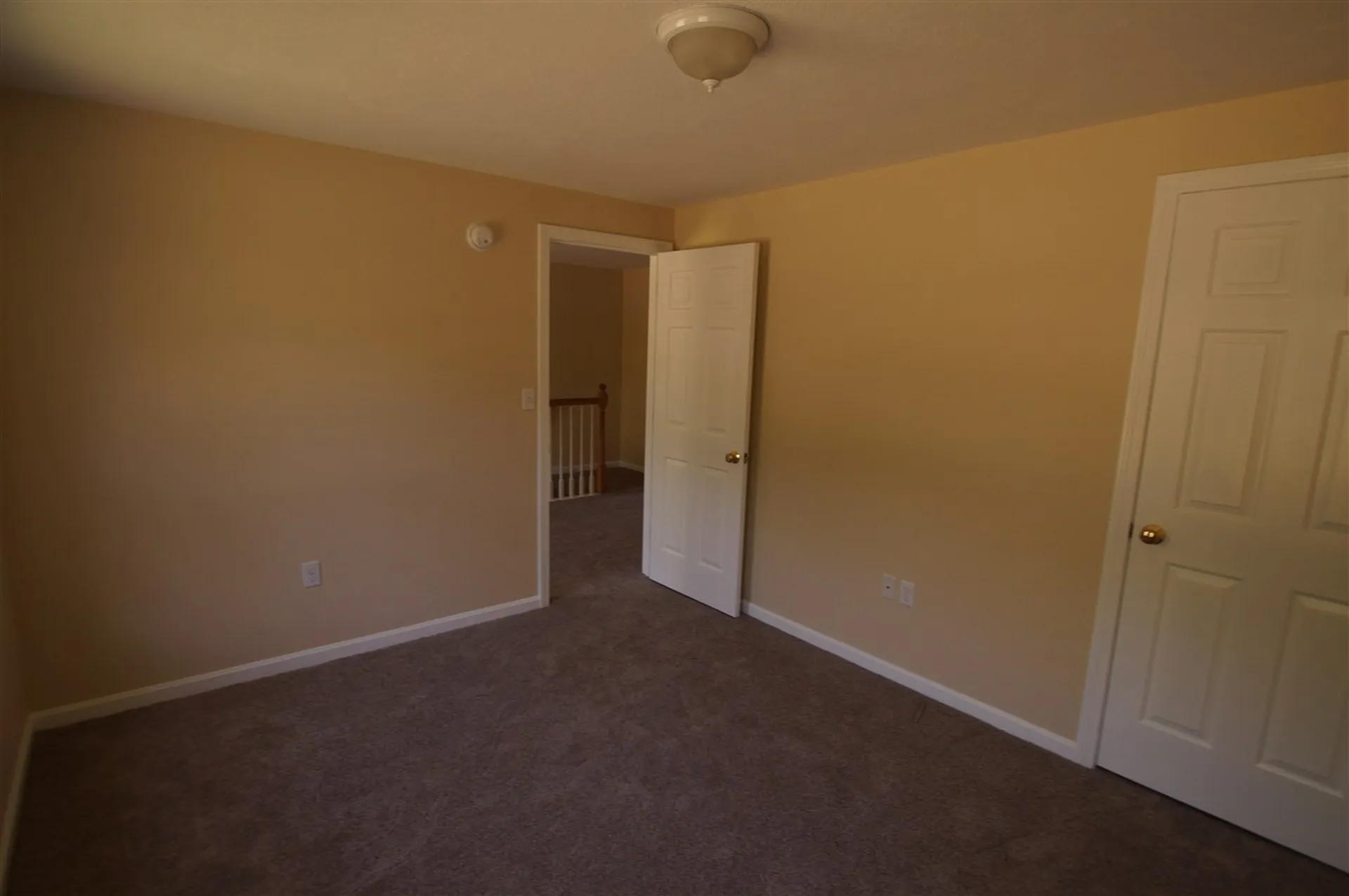 108 Lane Road Raymond NH 03077-2066