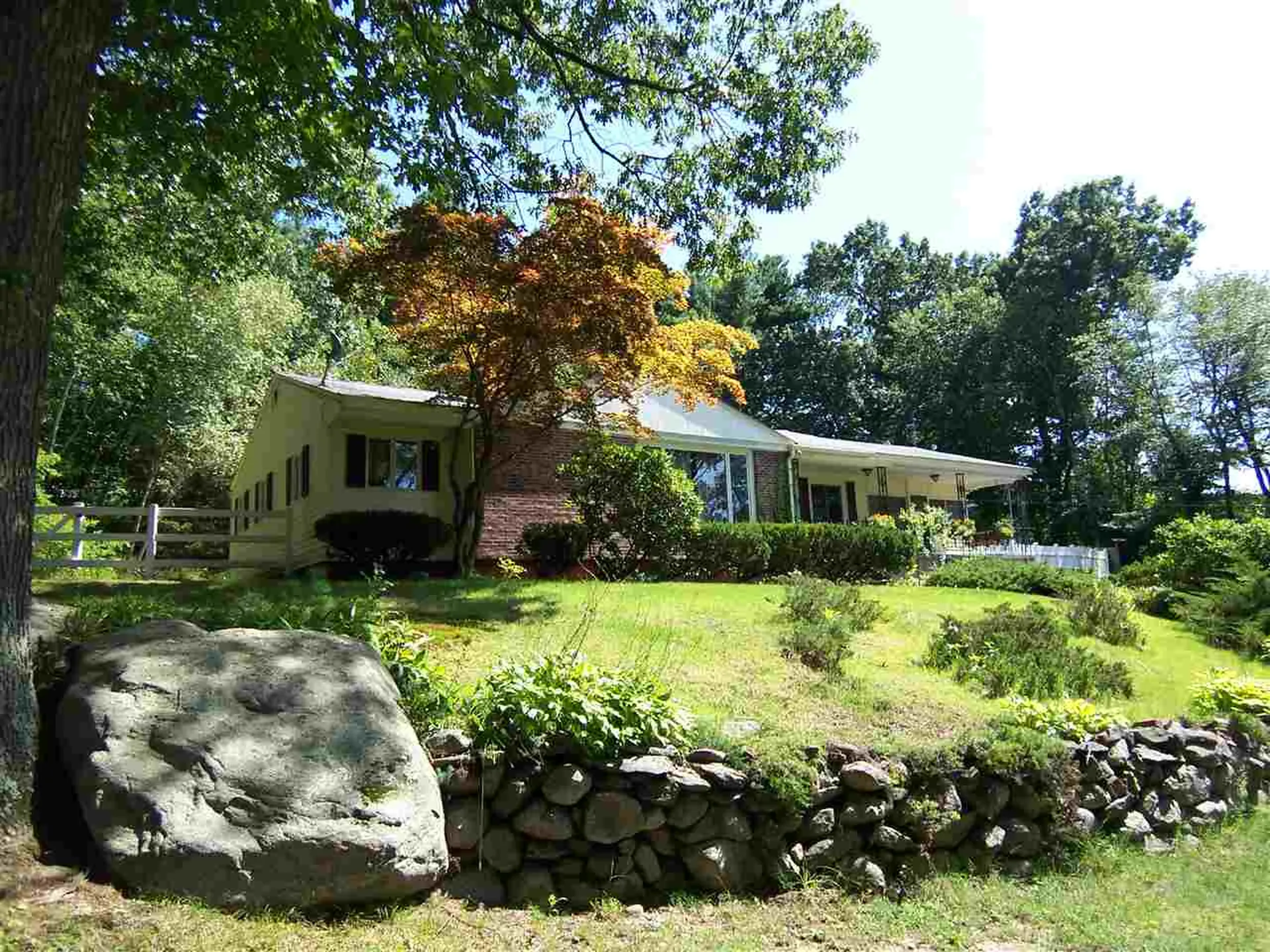 22 Middle Dunstable Road Nashua NH 03062