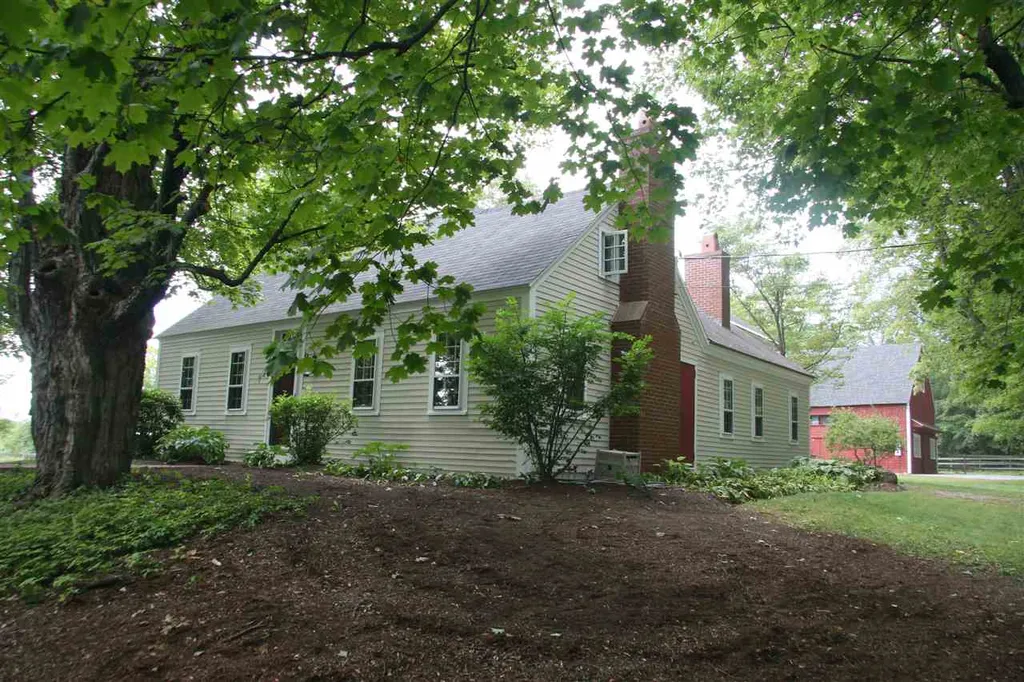 445 Crowell Road Hopkinton NH 03229