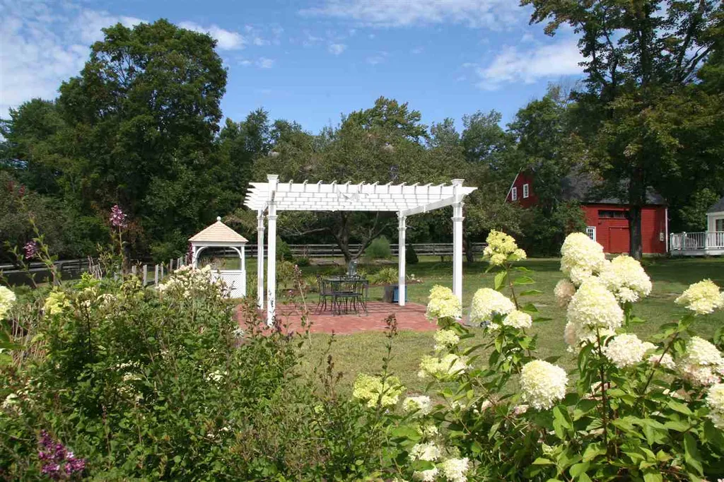 445 Crowell Road Hopkinton NH 03229