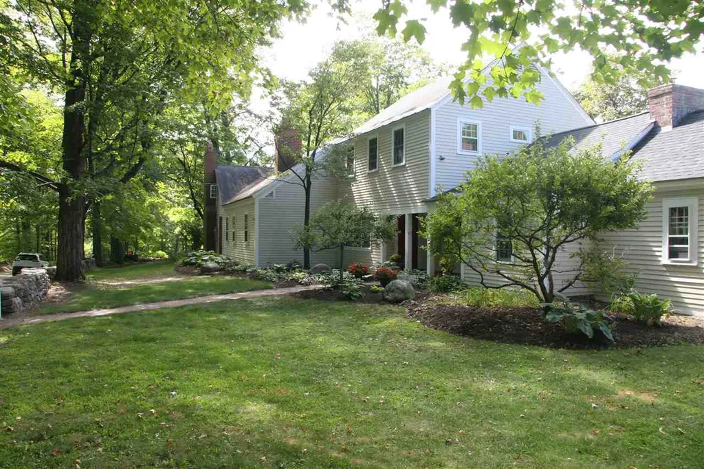445 Crowell Road Hopkinton NH 03229