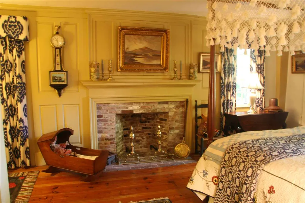 445 Crowell Road Hopkinton NH 03229