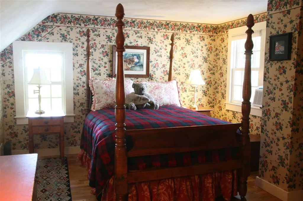 445 Crowell Road Hopkinton NH 03229