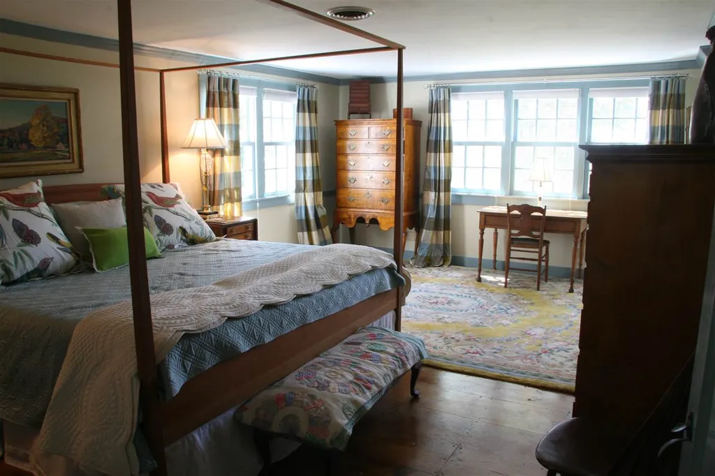 445 Crowell Road Hopkinton NH 03229