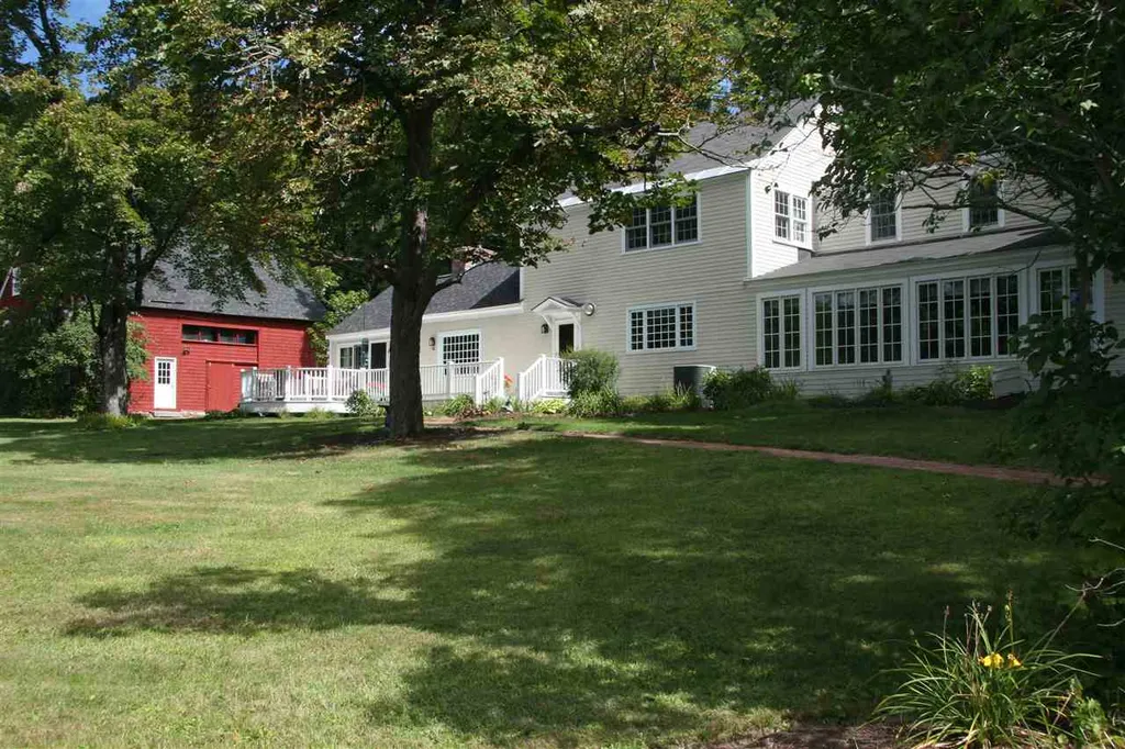 445 Crowell Road Hopkinton NH 03229