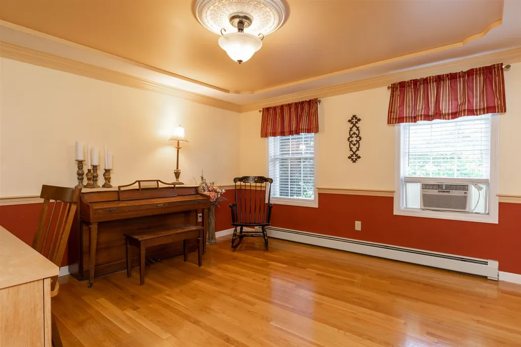 2 Chapman Way Exeter NH 03833