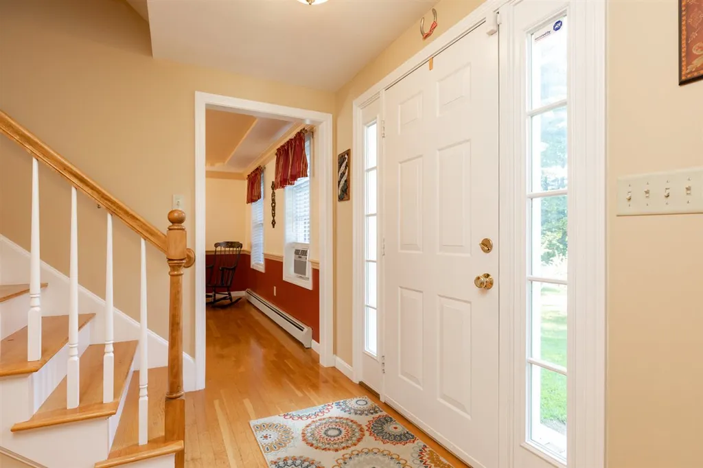 2 Chapman Way Exeter NH 03833