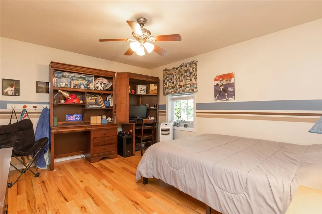 2 Chapman Way Exeter NH 03833