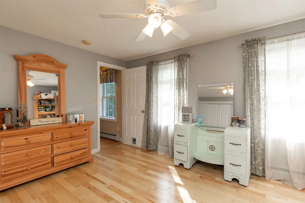 2 Chapman Way Exeter NH 03833