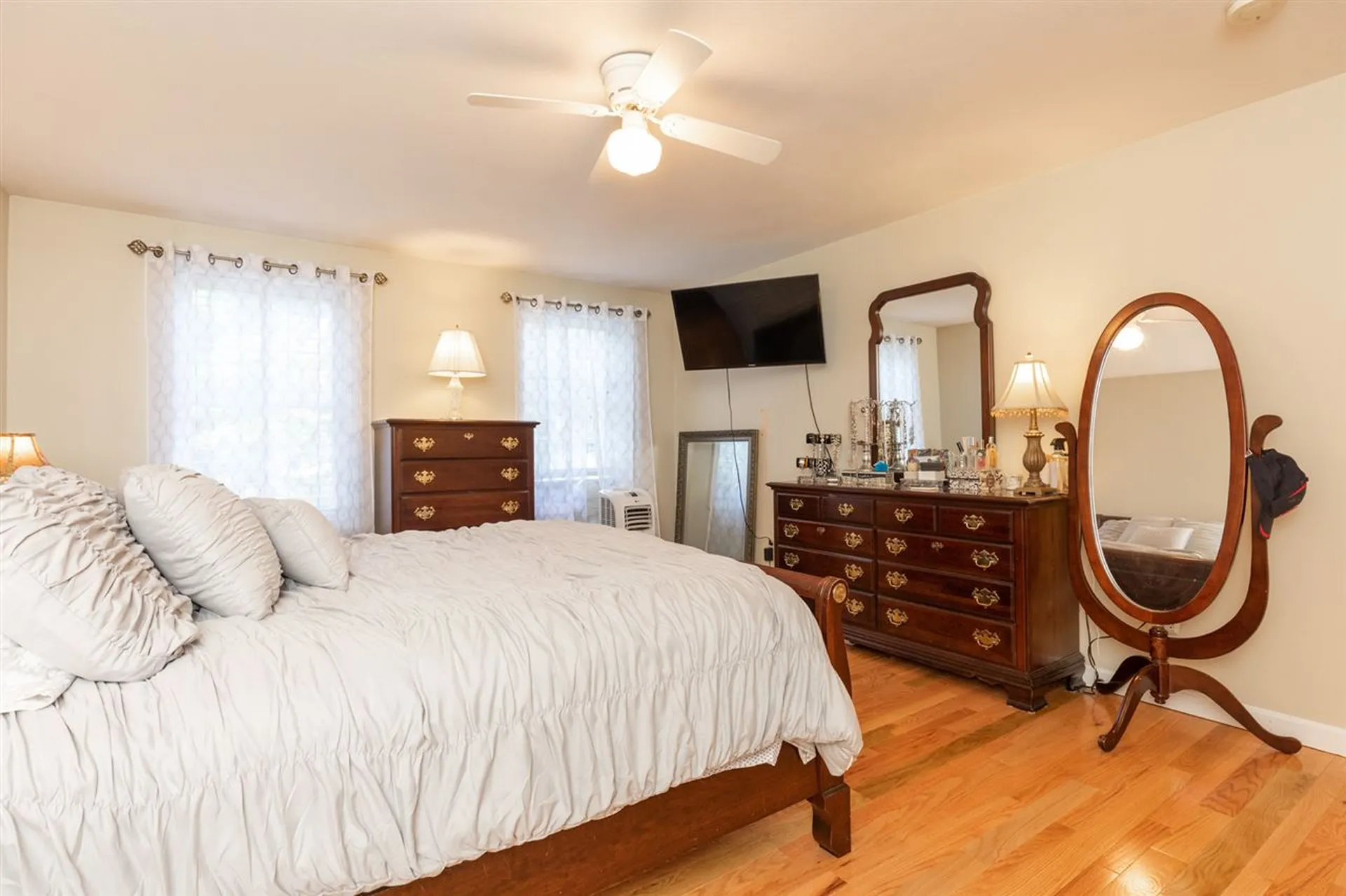 2 Chapman Way Exeter NH 03833