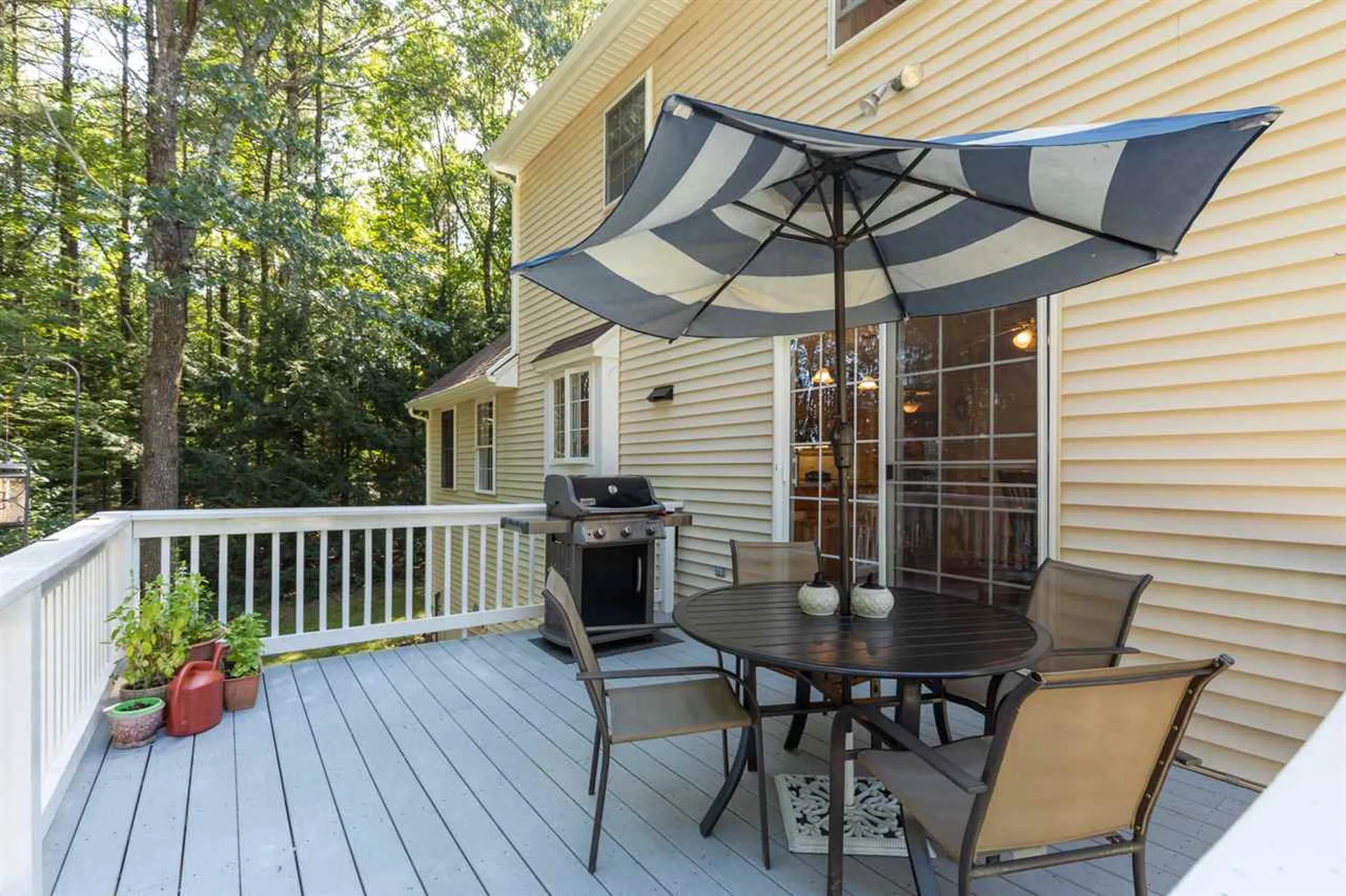 2 Chapman Way Exeter NH 03833