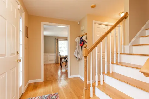 2 Chapman Way Exeter NH 03833