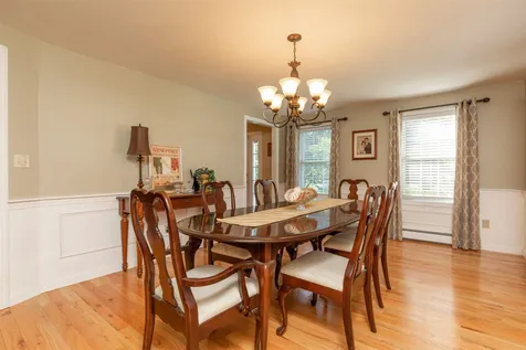 2 Chapman Way Exeter NH 03833