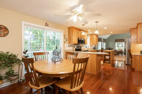 2 Chapman Way Exeter NH 03833