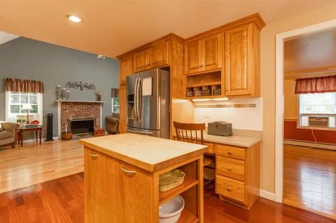 2 Chapman Way Exeter NH 03833