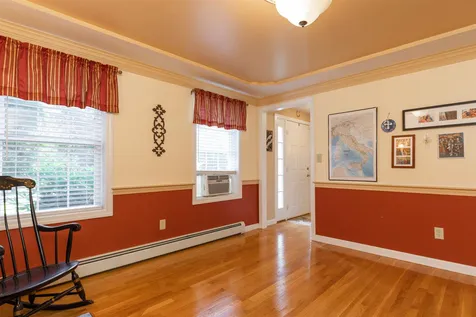 2 Chapman Way Exeter NH 03833