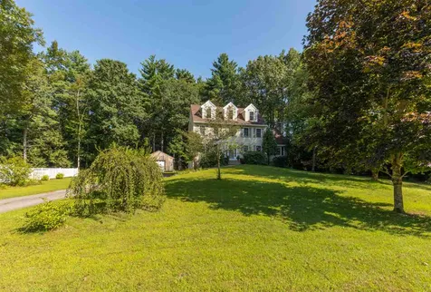 2 Chapman Way Exeter NH 03833