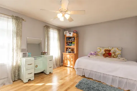 2 Chapman Way Exeter NH 03833