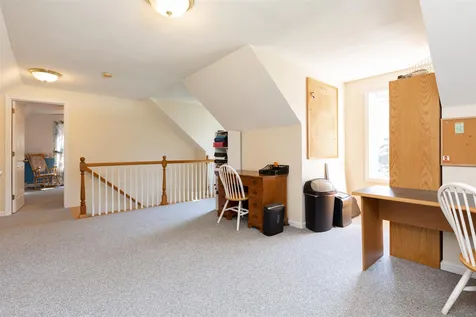 2 Chapman Way Exeter NH 03833