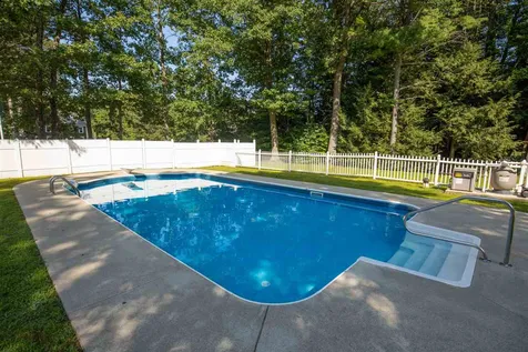2 Chapman Way Exeter NH 03833